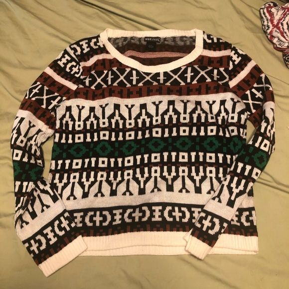 5for$15! ❤️ Aztec print sweater - Picture 5 of 5